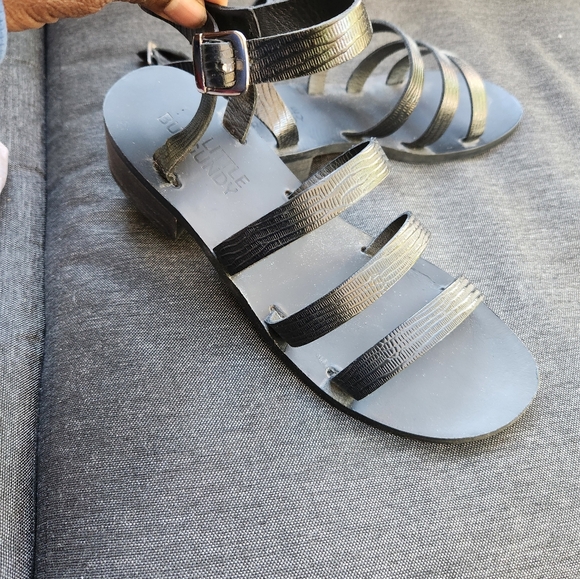 Women's Sandals - Picture 4 of 8